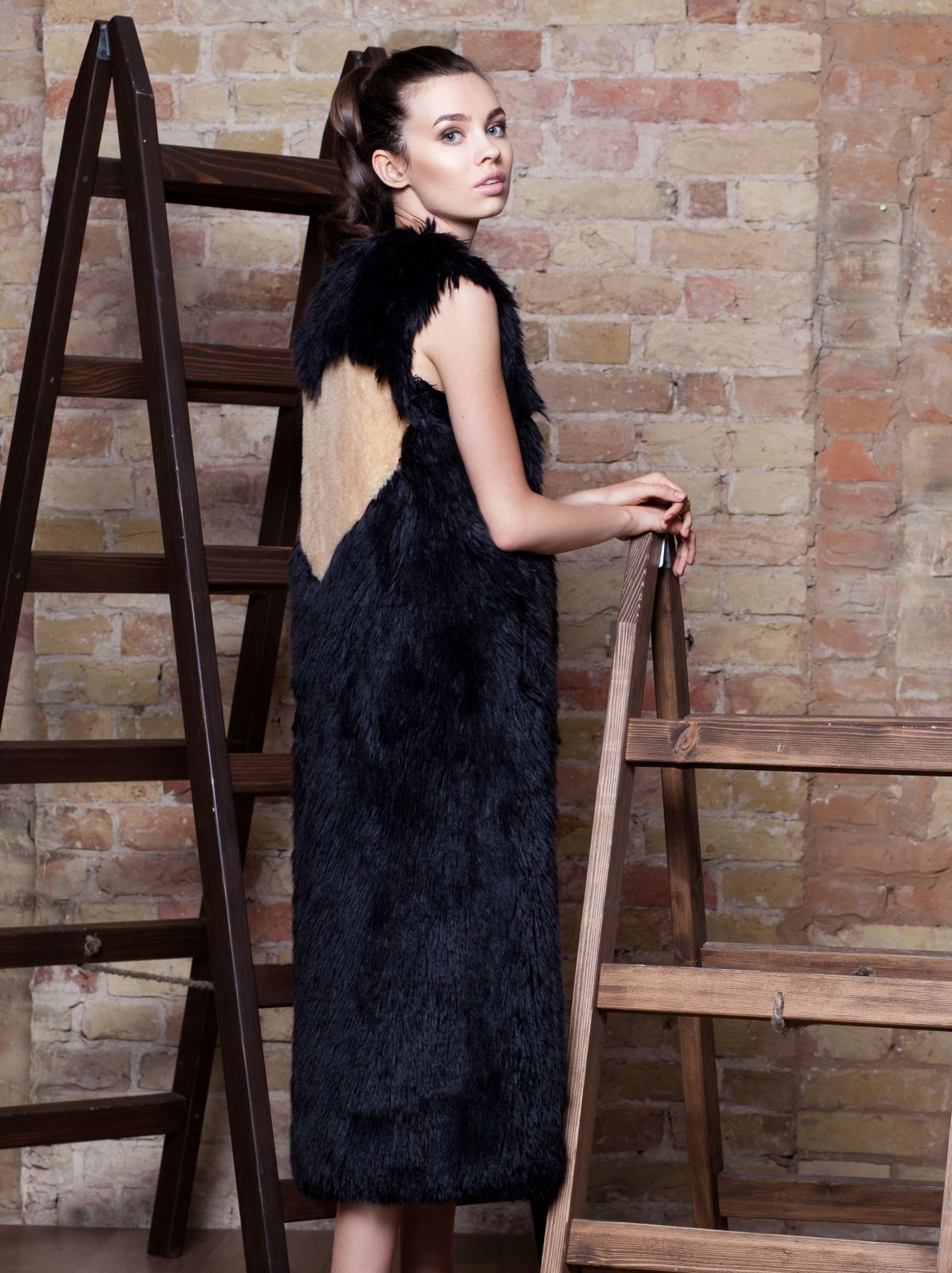 Photo #2 - Vest eco fur Tissavel - lama obsidian