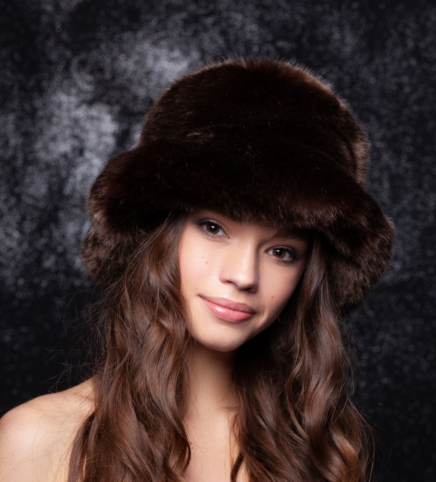 Photo #1 - Bucket hat eco fur Tissavel - sable chocolate