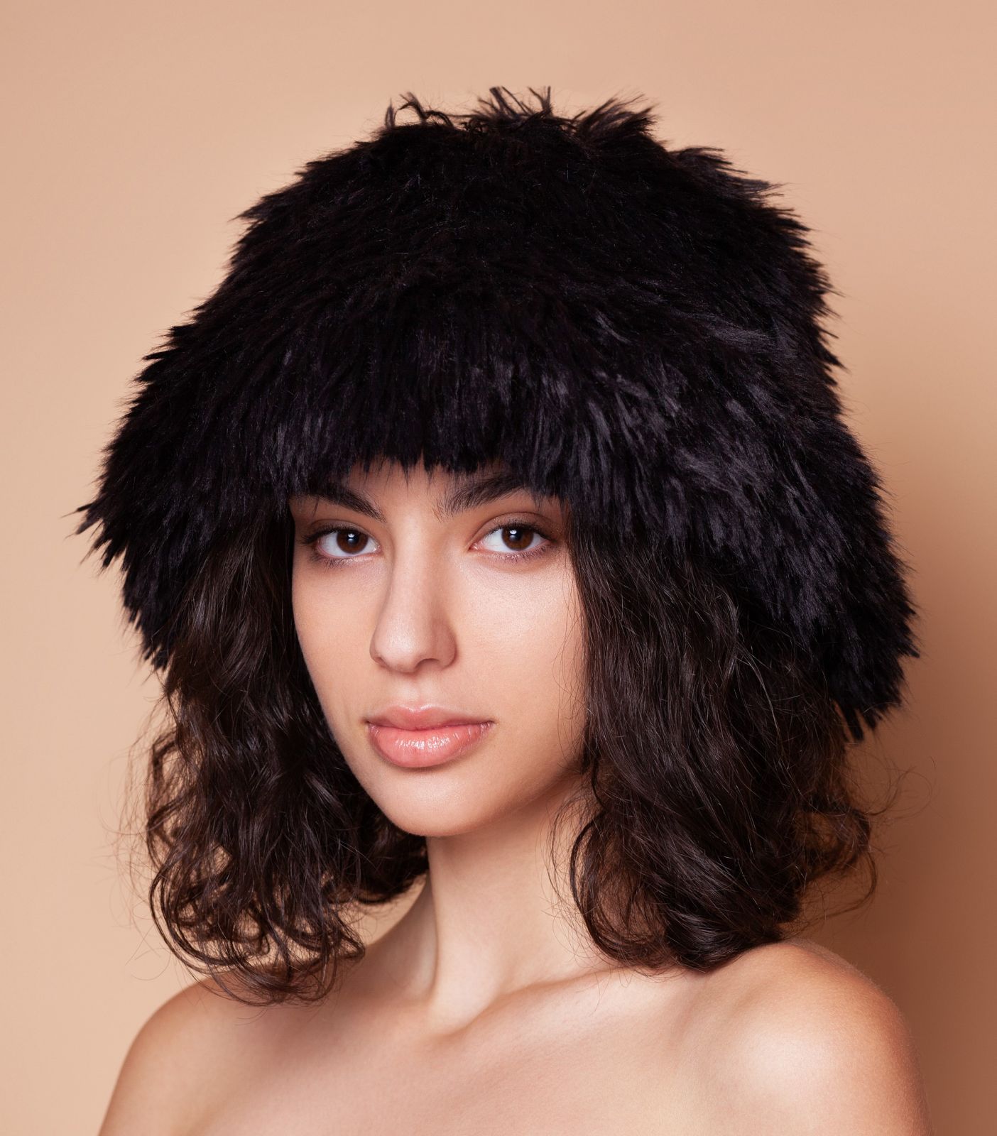 Photo #1 - Bucket hat eco fur Tissavel - lama obsidian