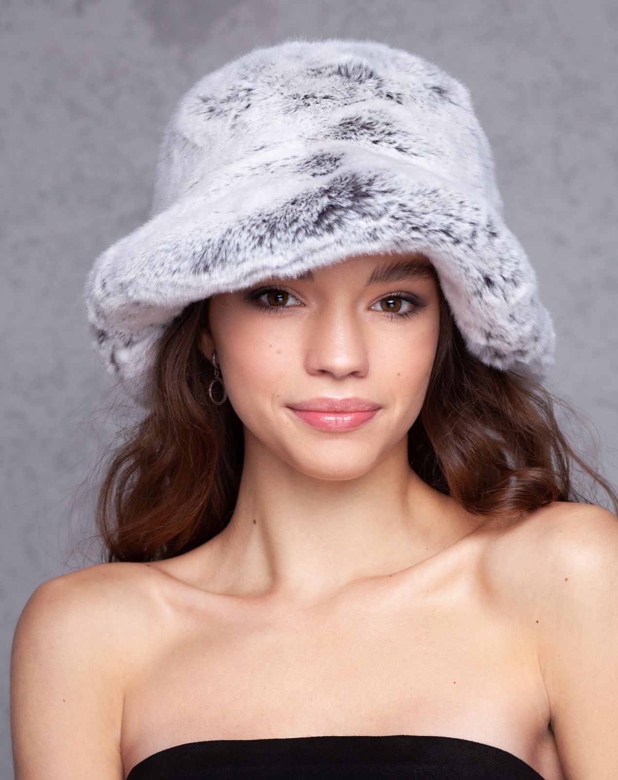 Photo #1 - Bucket hat eco fur Tissavel - chinchilla diamond