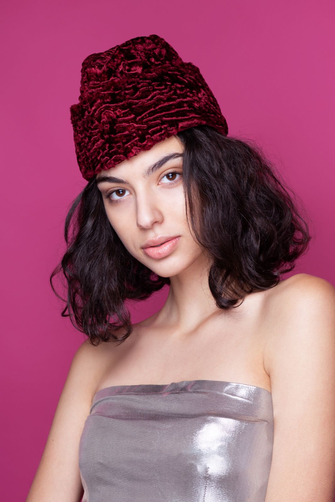 Photo #1 - Forage cap double sided eco fur Tissavel - astrakhan garnet